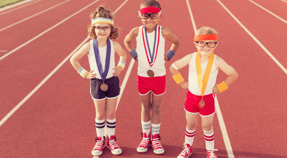 Kinder mit Medaille