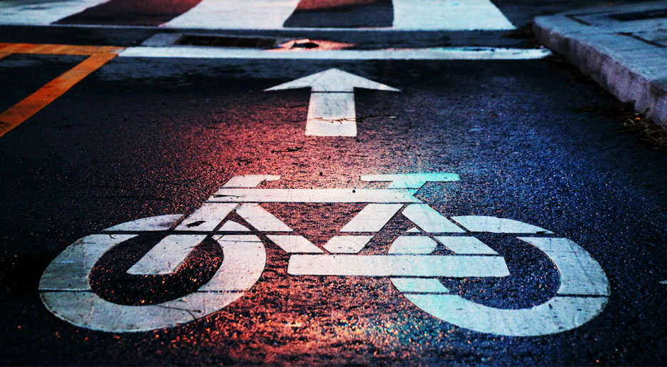 Straße mit Fahrradzeichen