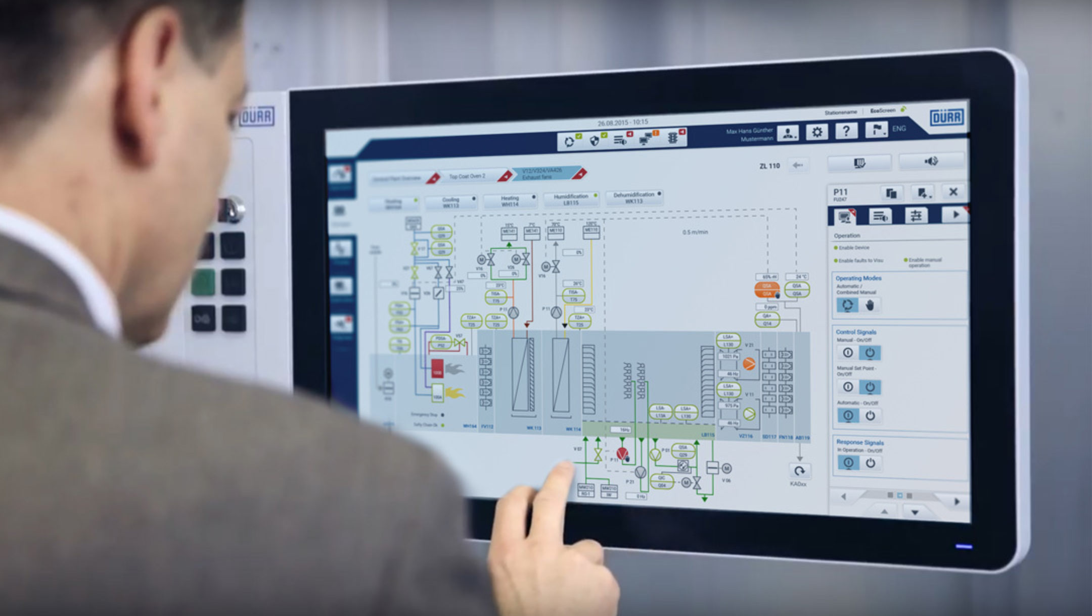 Dürr Systems Screen in Produktionshalle